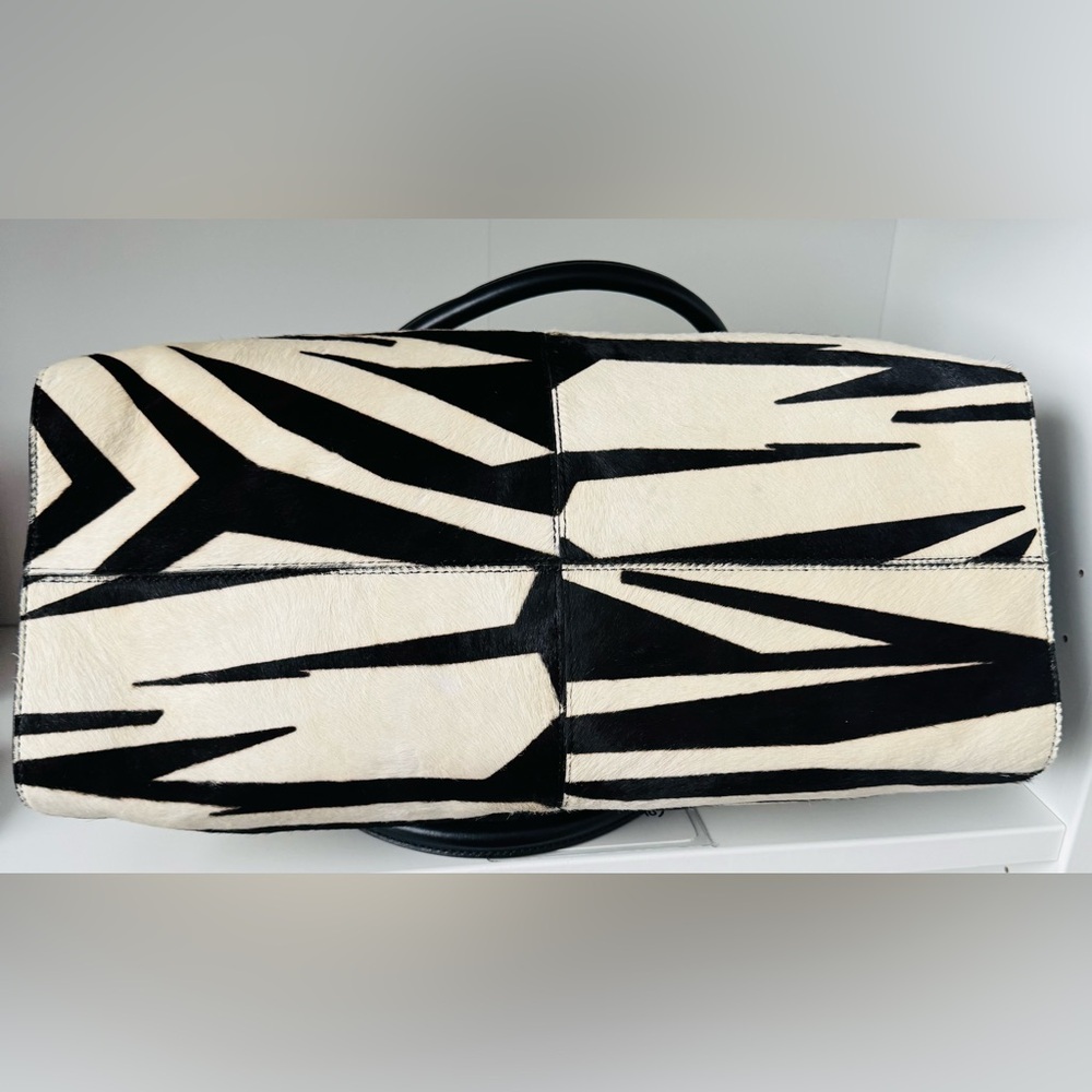 Tod’s Zebra Print Calfskin HandBag w/COA - Picture 3 of 7